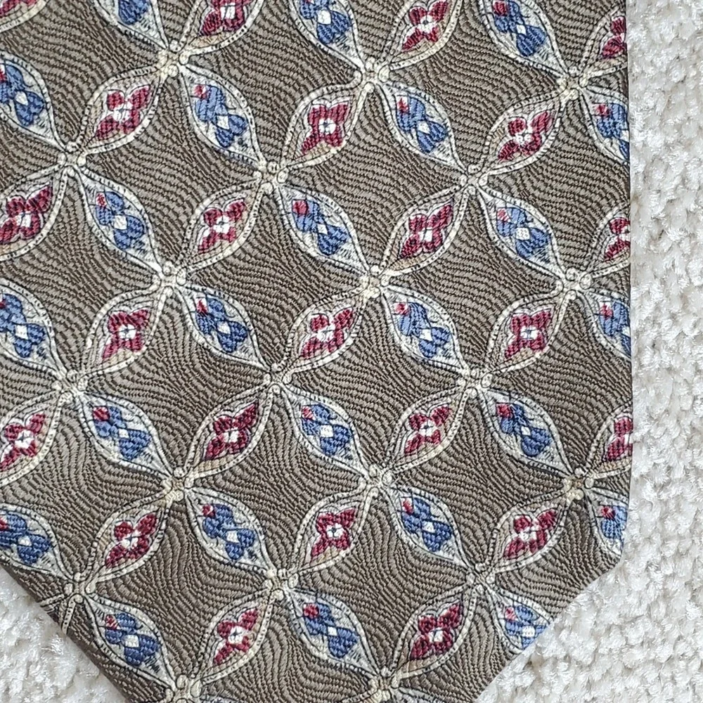 Geoffrey Beene Men's 100% Italian Silk Neck Tie Brown Red Blue 56